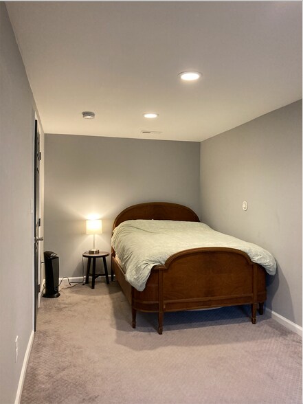 Building Photo - 607 Quintana Pl NW