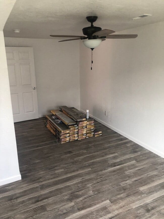 Building Photo - Available June 15th!!