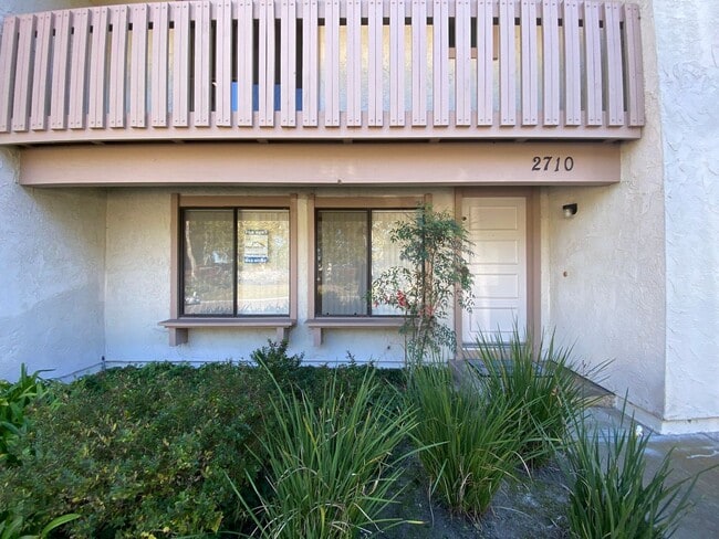 Primary Photo - 3 Bed 2 Story Townhome in Tanglewood Community!