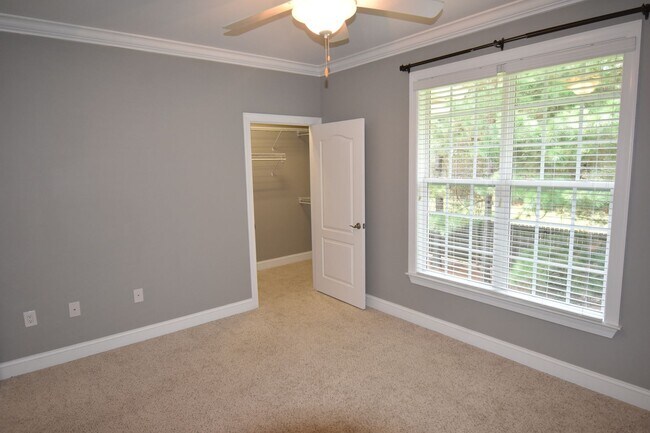 Building Photo - 3 Bedroom and 1.5 Bath Condo- Bradford Place at Buckhead