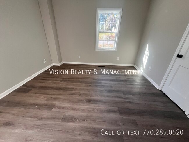 Building Photo - 107 Merrill St