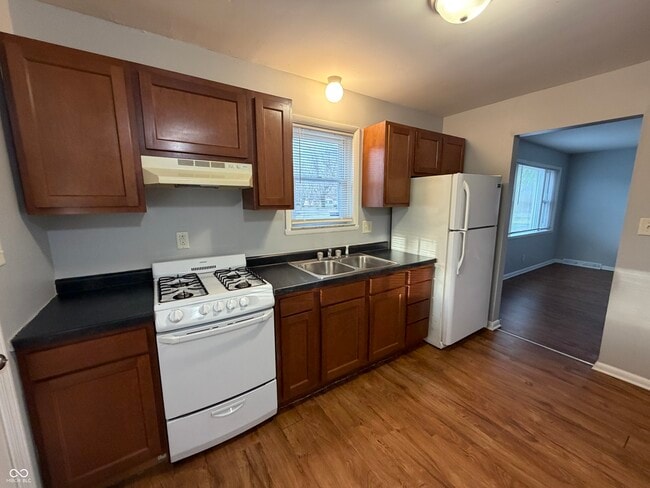 Building Photo - 2789 E Hanna Ave