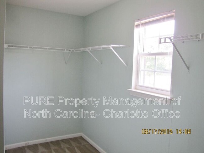 Building Photo - 18040 Delmas Dr