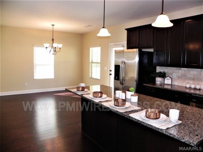 Building Photo - 87 Freedom Heights