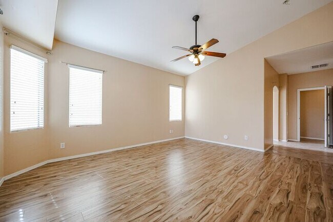 Building Photo - BEAUTIFUL 4 BEDROOM, 2.5 BATH WITH A POOL IN THE HEART OF GILBERT