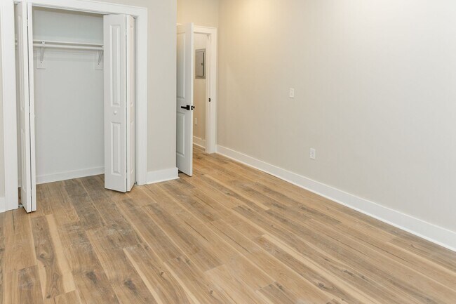 Building Photo - 503 Linden St