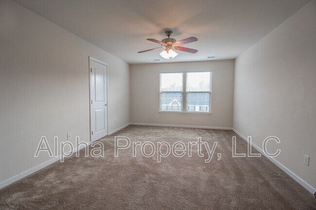 Building Photo - 406 Christiane Way