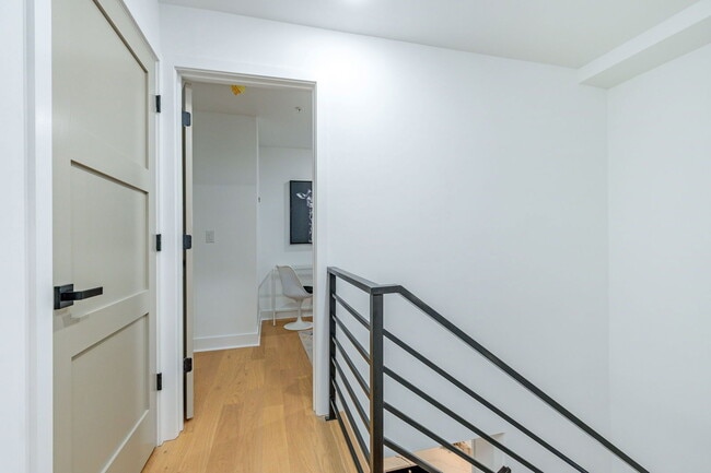 Building Photo - 609 S Orianna St