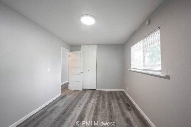 Building Photo - "Charming 3-Bed Home on Dubarry Road – Coz...