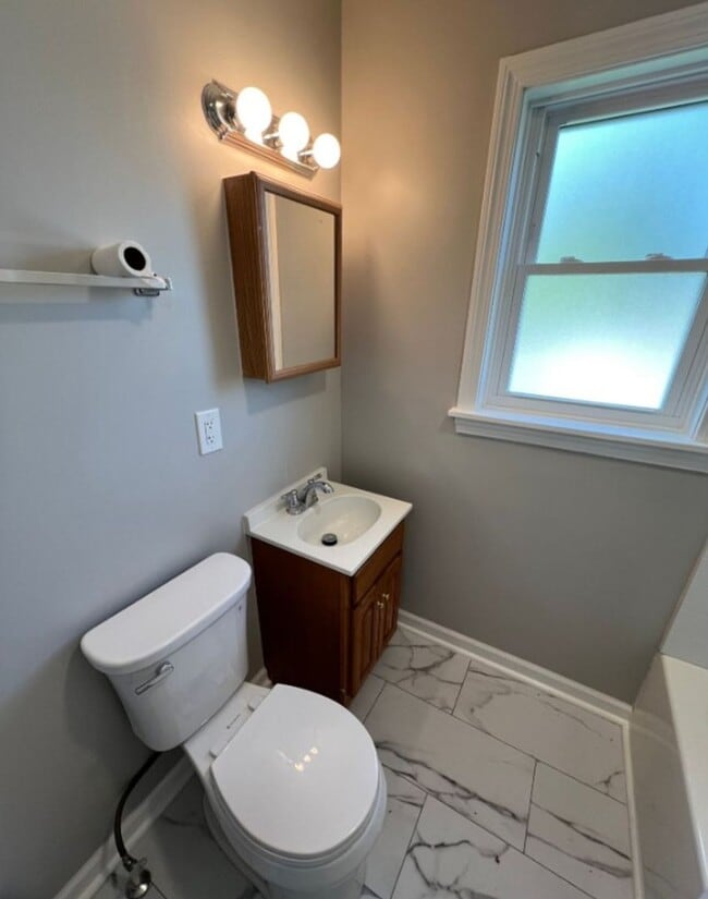 Building Photo - Modern 2-Bed, 1-Bath Duplex with Garage & ...