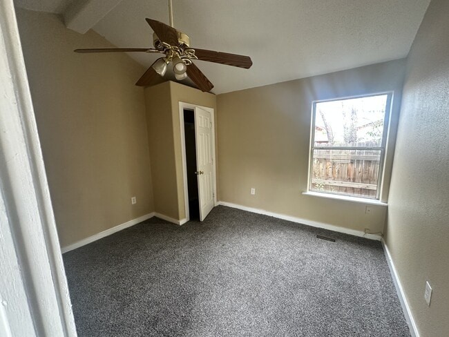 Building Photo - 937 S Vrain St
