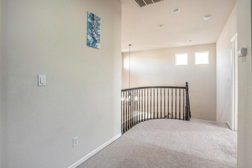 Building Photo - 8336 Cantwell Dr