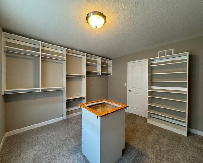 Building Photo - 6306 Avondale Woods Blvd