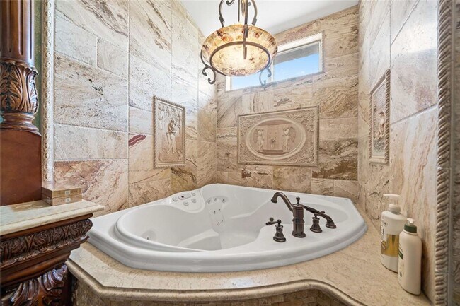 Building Photo - 1010 W Wilson St