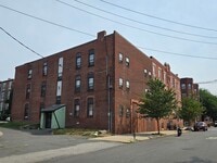 Building Photo - 88 Broadway