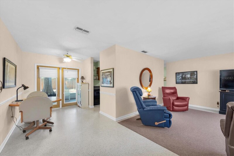 Building Photo - 1824 Chateau Dr W