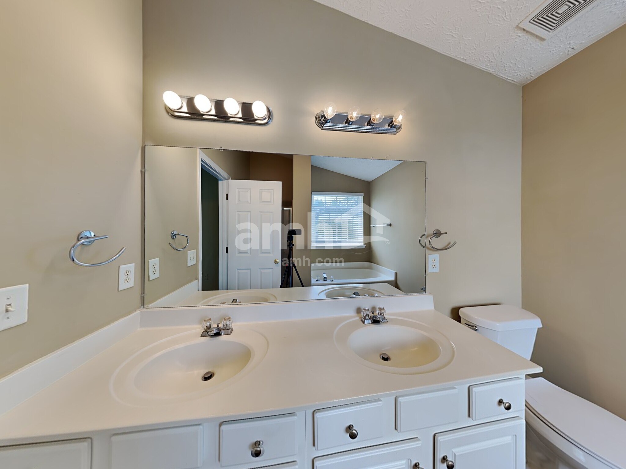 Building Photo - 1394 Ivey Pointe Dr SE