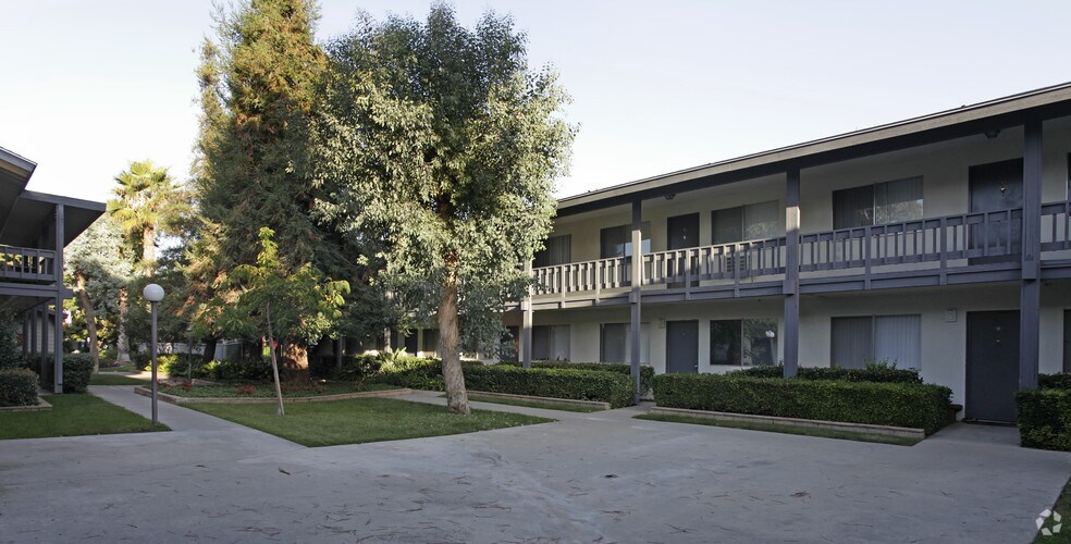 Primary Photo - Seranado Fountain Apartments