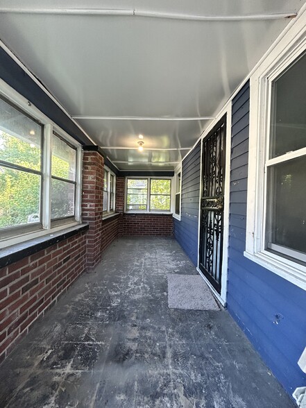 Building Photo - 2949 Adams St
