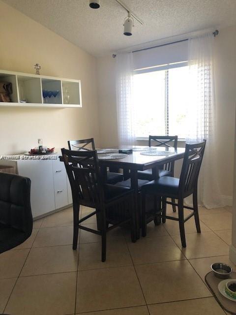 Building Photo - 1063 Coral Club Dr