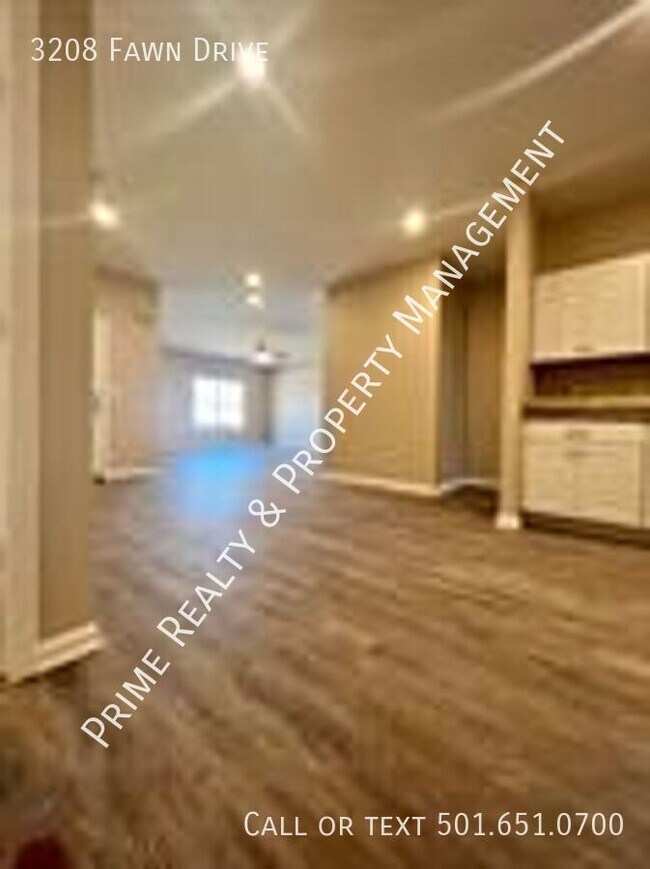 Building Photo - 3208 Fawn Dr