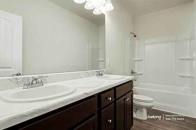 Building Photo - 103 W Tecoma Ln