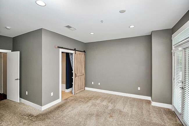 Building Photo - 748 Cotton Gin Alley