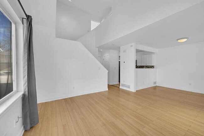 Building Photo - $2,295.95, 3-bed, 3-bath, located in Longmont with a washer and dryer and $300 off the first mont...