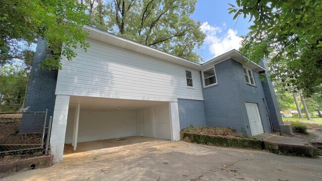 Building Photo - 3-Bedroom Dalraida Delight