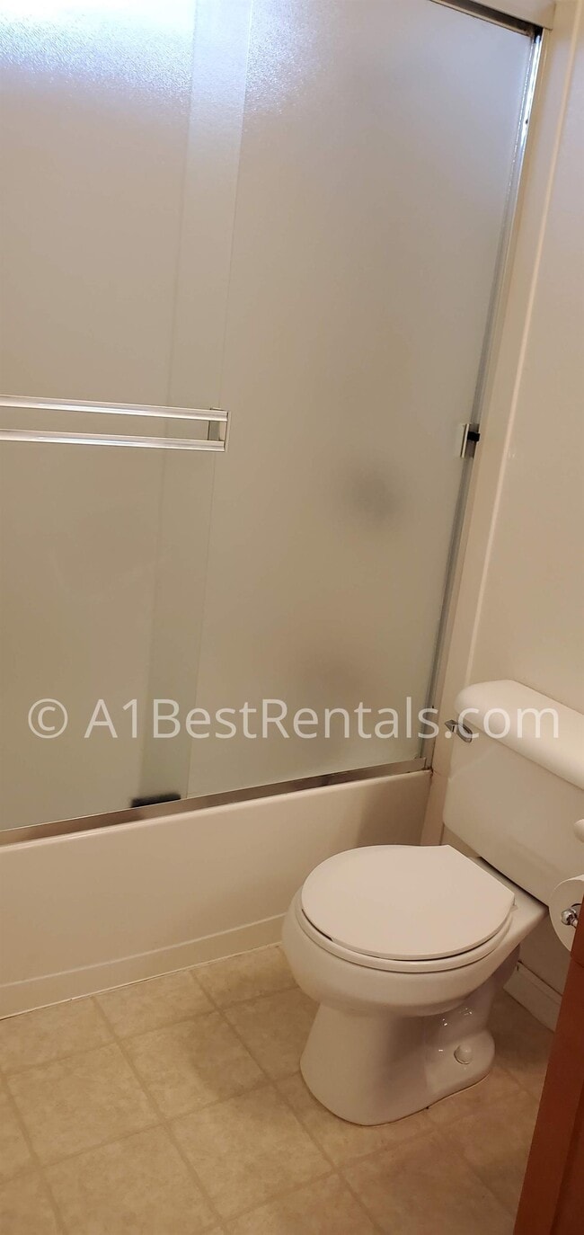 Building Photo - 2513 Guadalajara Dr