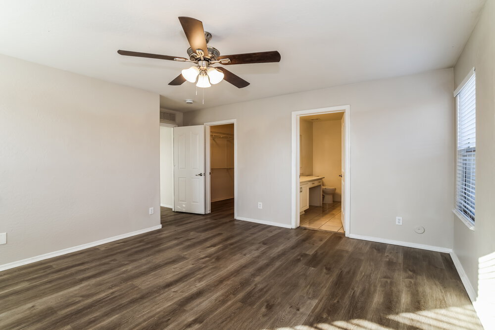 Building Photo - 7123 S 31st Dr