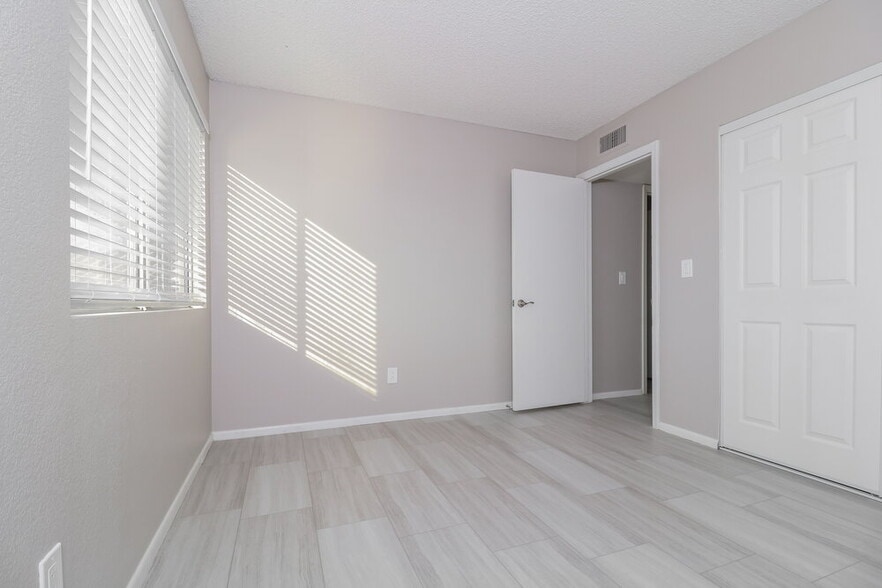 Building Photo - 17909 N 88th Dr