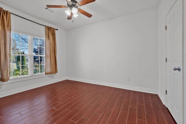 Building Photo - 614 Greene Dr