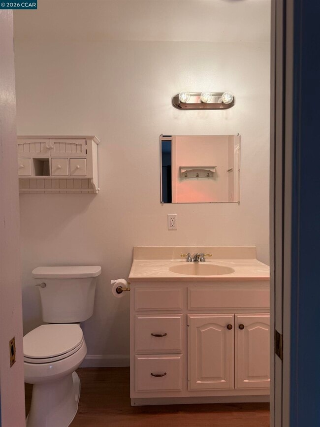 Building Photo - 2994 Roundhill Rd