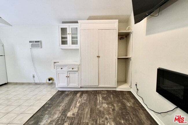 Building Photo - 17614 Bromley St