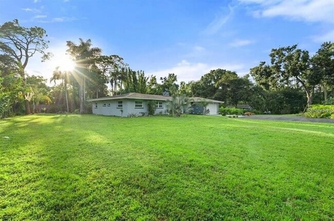 Building Photo - 3740 Aberdeen Dr