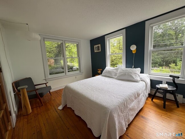 Building Photo - 895 Tolland Stage Rd