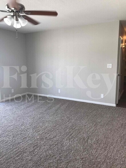 Building Photo - 5904 Jerry Dr