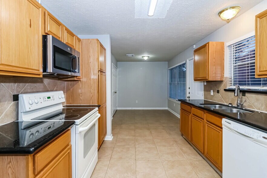 Building Photo - 20415 Blue Beech Dr