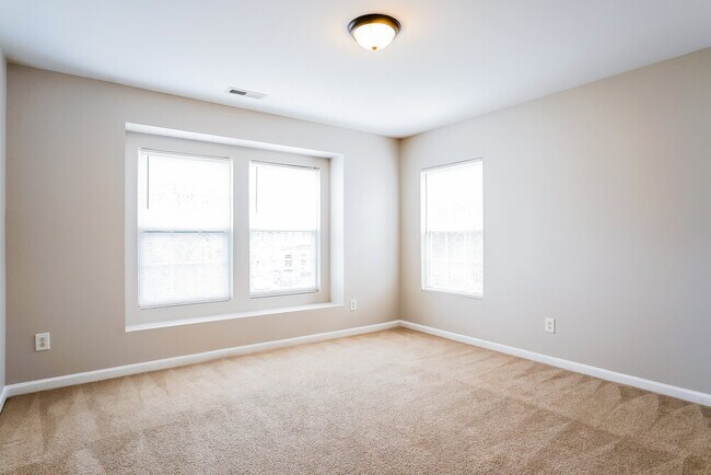 Building Photo - 107 Sleeper Car Ln