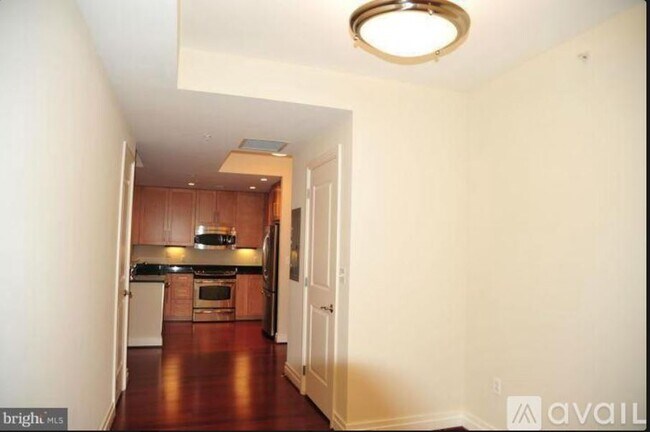 Building Photo - 8220 Crestwood Heights Dr