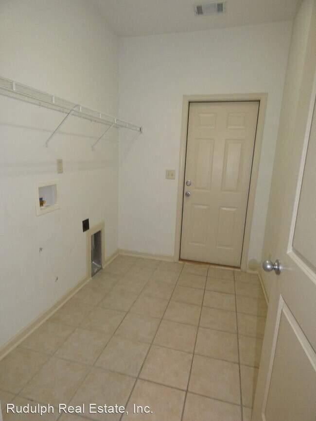 Building Photo - 3 br, 2.5 bath House - 519 Portobello Road