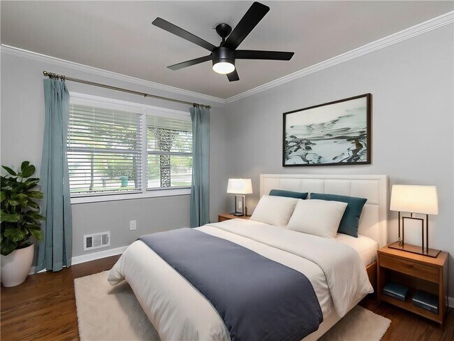 Building Photo - 3249 Howell Dr