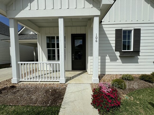 Building Photo - 106 Satsuma Dr