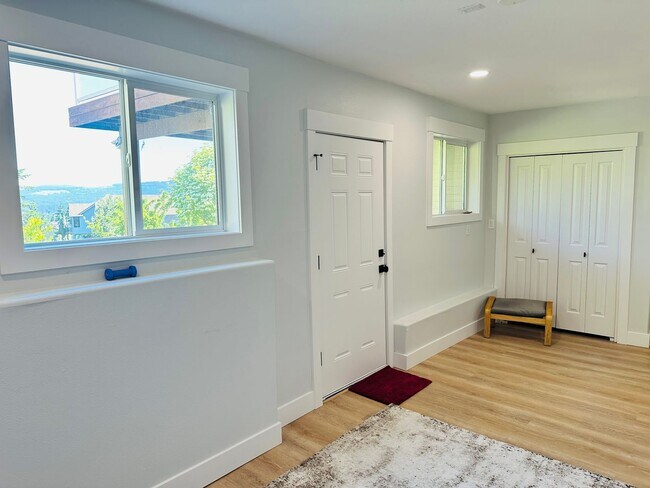 Building Photo - Stunning Custom Camas Home