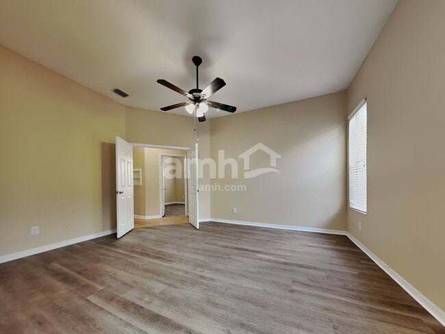 Building Photo - 2462 St Johns Ln