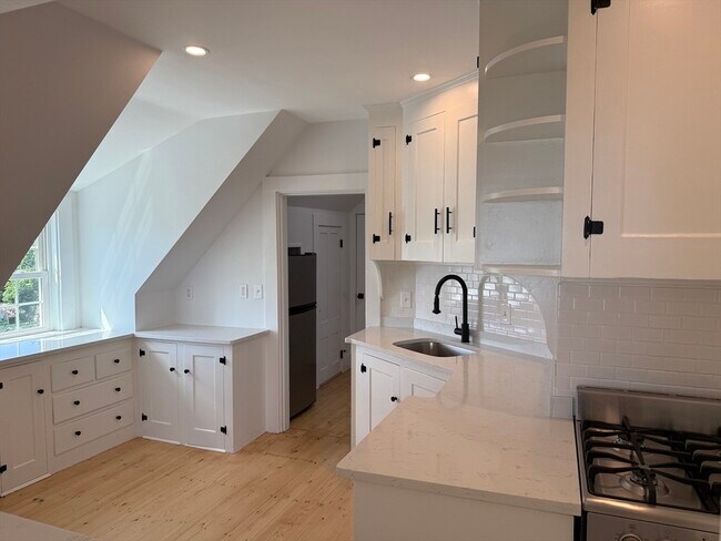 Building Photo - 23 Ingalls Terrace