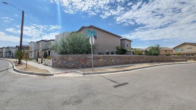 Building Photo - 4561 Mark Avizo