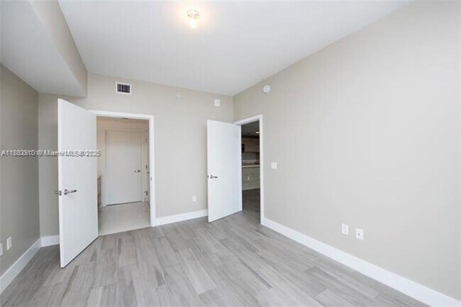 Building Photo - 16385 Biscayne Blvd