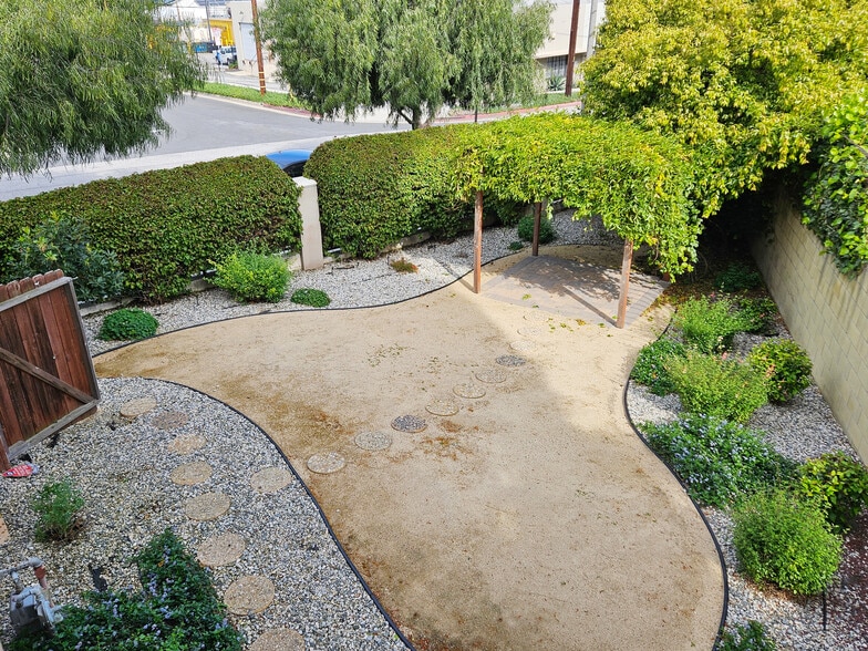 Building Photo - 3780 Lenawee Ave